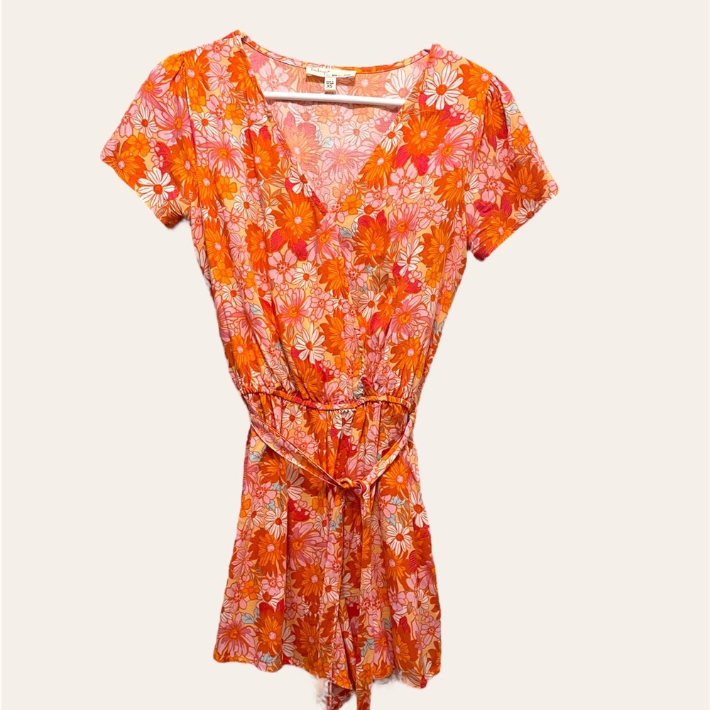 Be Bop be you be free  NWOT Orange, pink, light aqua and white Skort dress Sz Sm